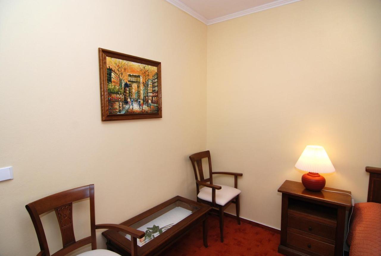 Hotel Bila Ruze Písek Esterno foto