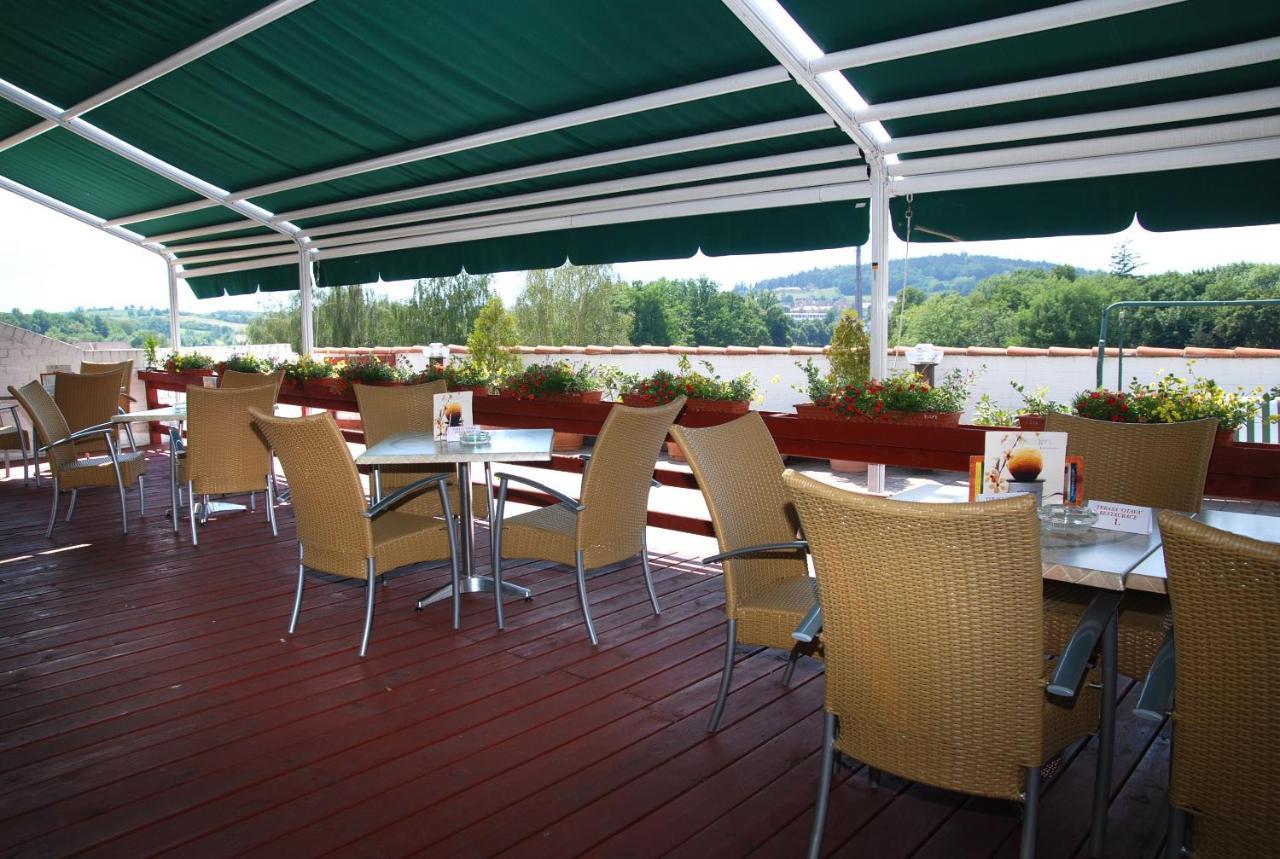 Hotel Bila Ruze Písek Esterno foto