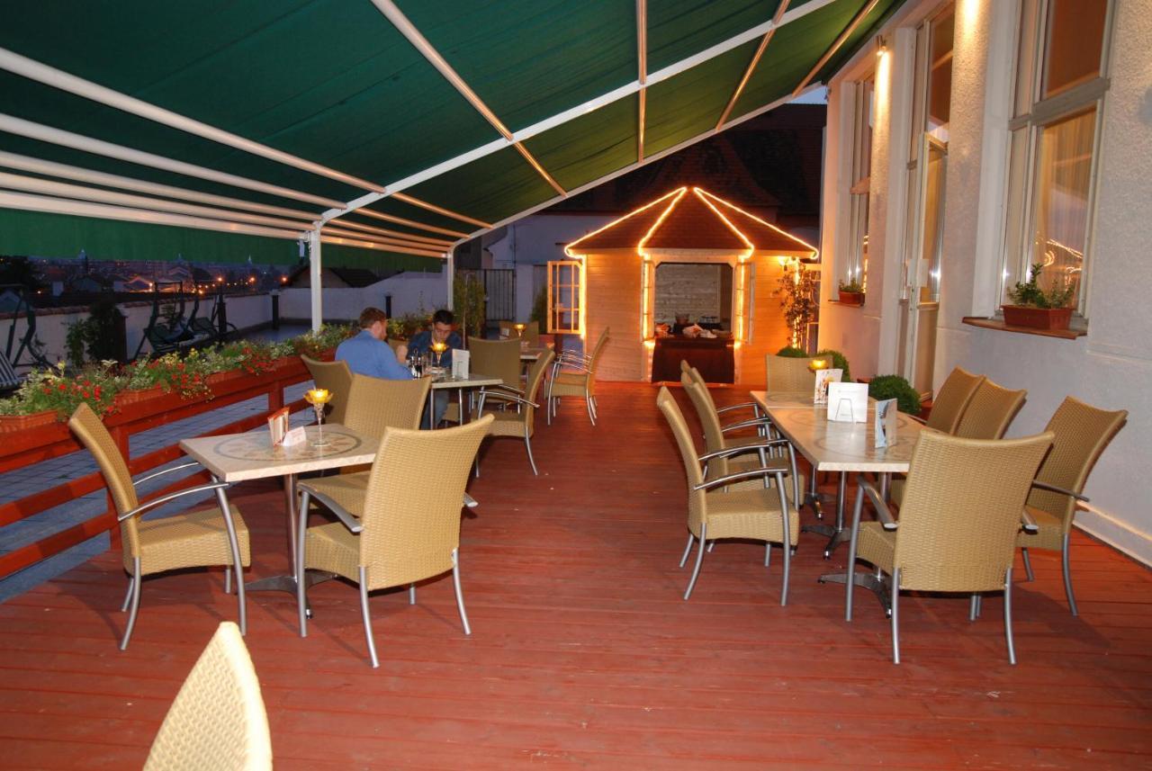 Hotel Bila Ruze Písek Esterno foto